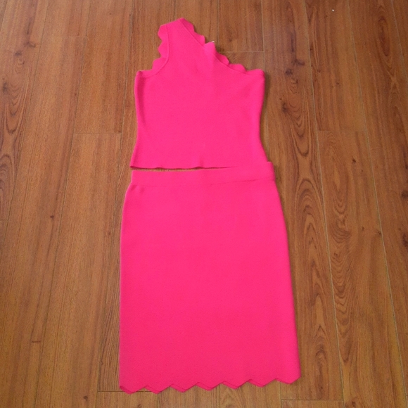 (M)🔥Bebe🔥Lia Pink Scalloped Top and Skirt Set🎀 - Picture 5 of 10